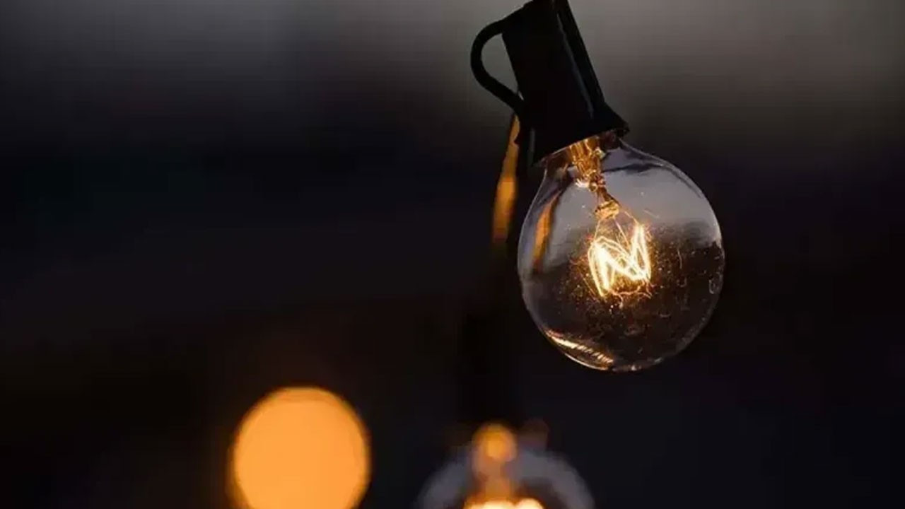İstanbullular işinizi bu saatlere bırakmayın! 29 ilçede elektrikler uzun süre kesilecek