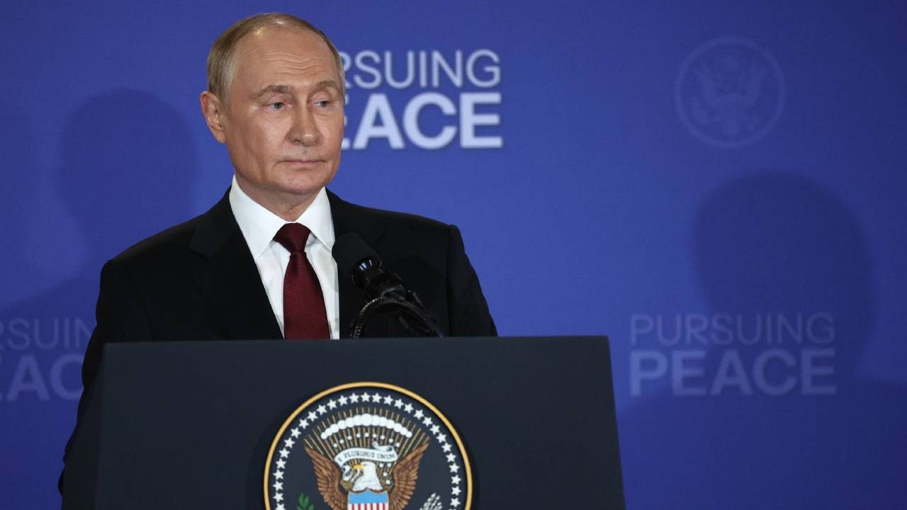 Putin’den Batılı ülkelere uyarı: Ukrayna’daki tüm birlikler Rusya için meşru hedef Putin’den Batılı ülkelere uyarı: Ukrayna’daki tüm birlikler Rusya için meşru hedef